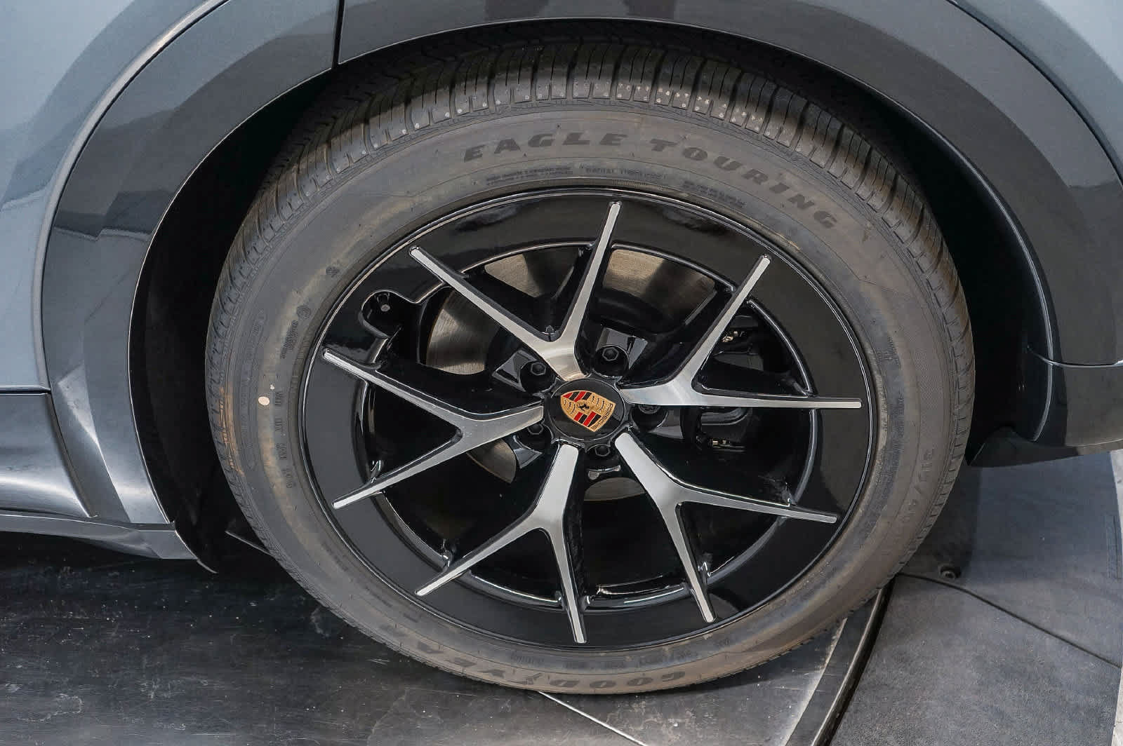 New 2026 Porsche Cayenne Electric Coupe AWD/4WD image 13