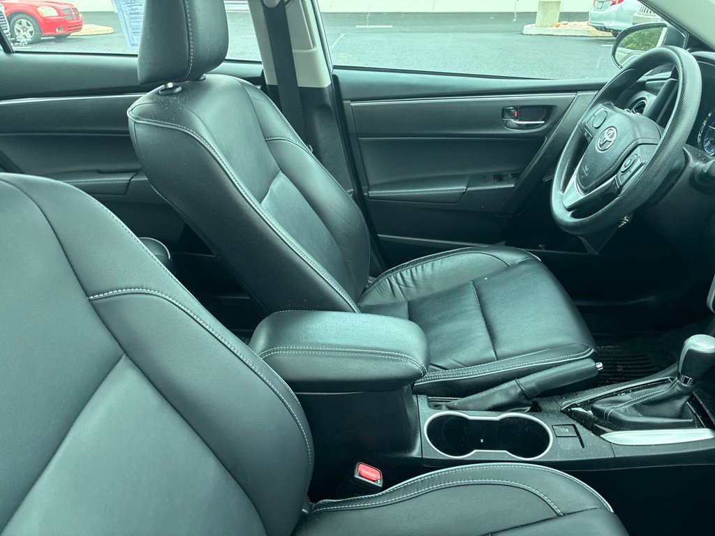 Used 2017 Toyota Corolla XLE w/ Carpet Mat Package (TMS) FWD image 23