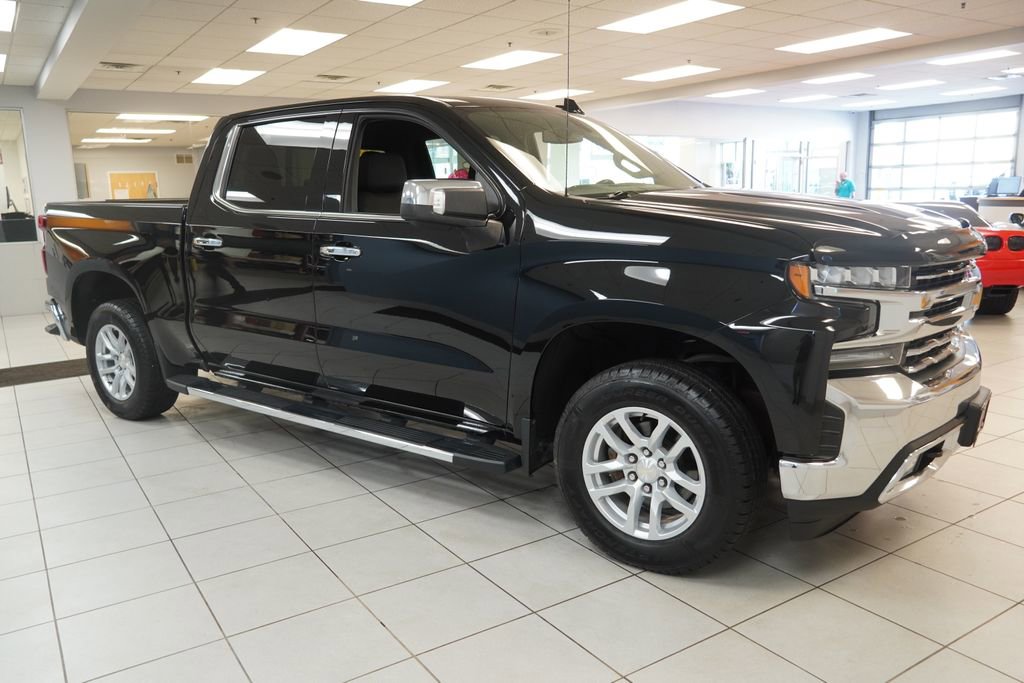 Used 2019 Chevrolet Silverado 1500 LTZ w/ LTZ Convenience Package AWD/4WD image 13
