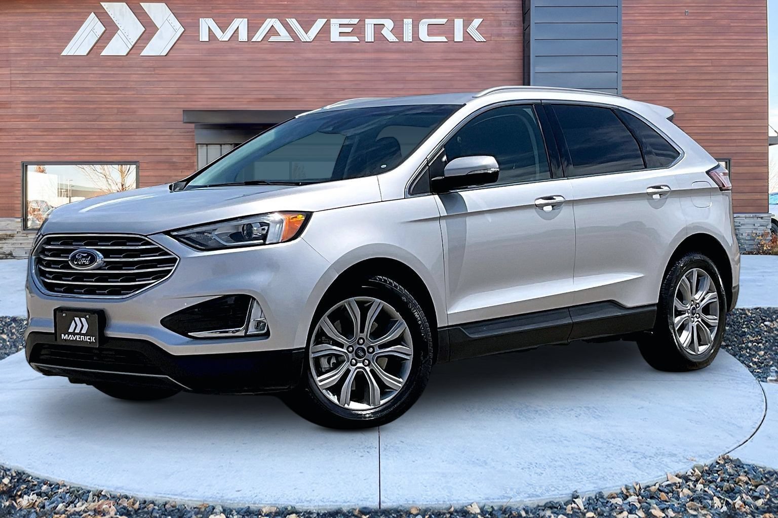 Used 2019 Ford Edge Titanium AWD/4WD image 3