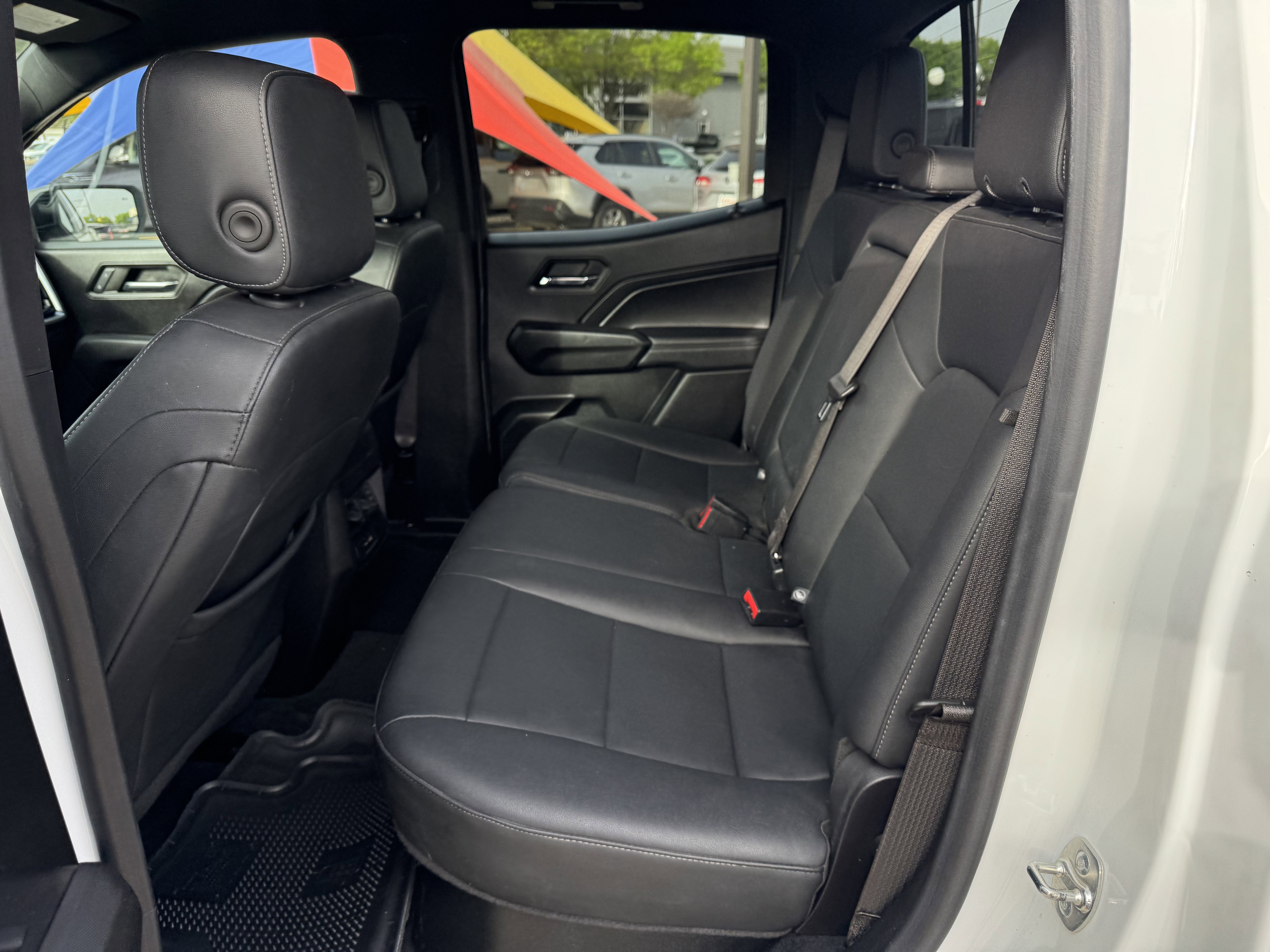 Used 2024 GMC Canyon Elevation w/ Elevation Premium Package image 12