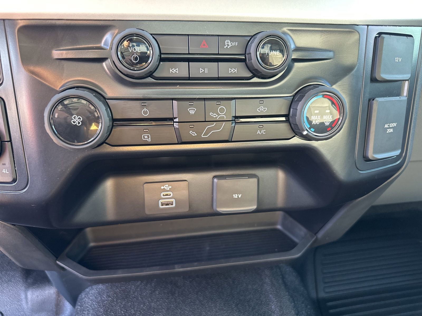 New 2026 Ford F550 4x4 Regular Cab Super Duty image 20