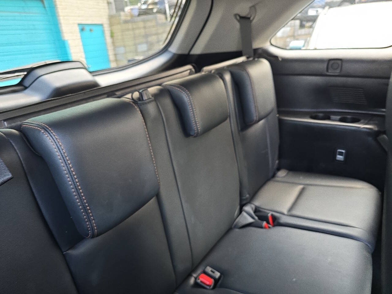 Used 2018 Toyota Highlander XLE AWD/4WD image 23
