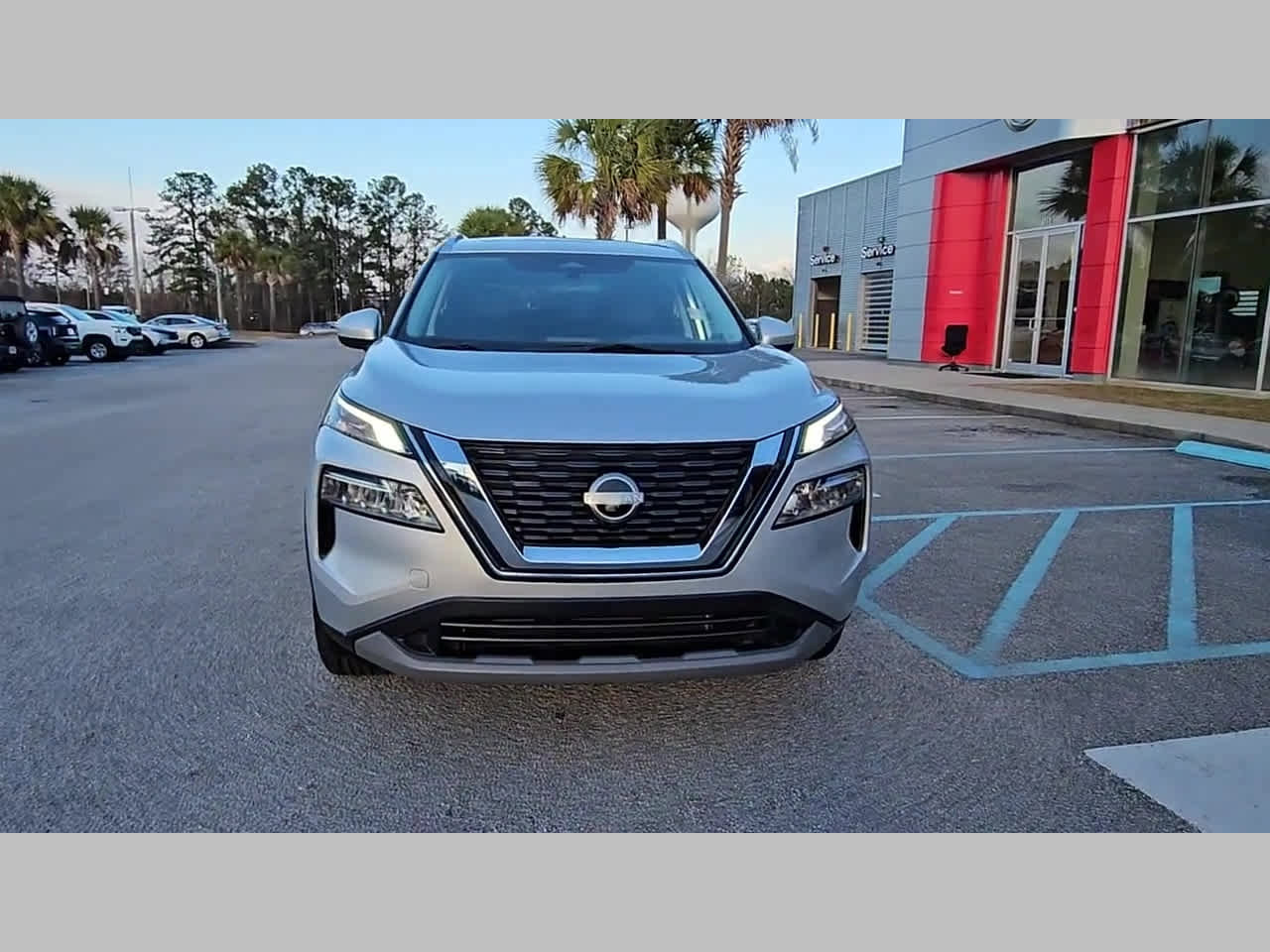 Used 2023 Nissan Rogue SV w/ SV Premium B Package image 21