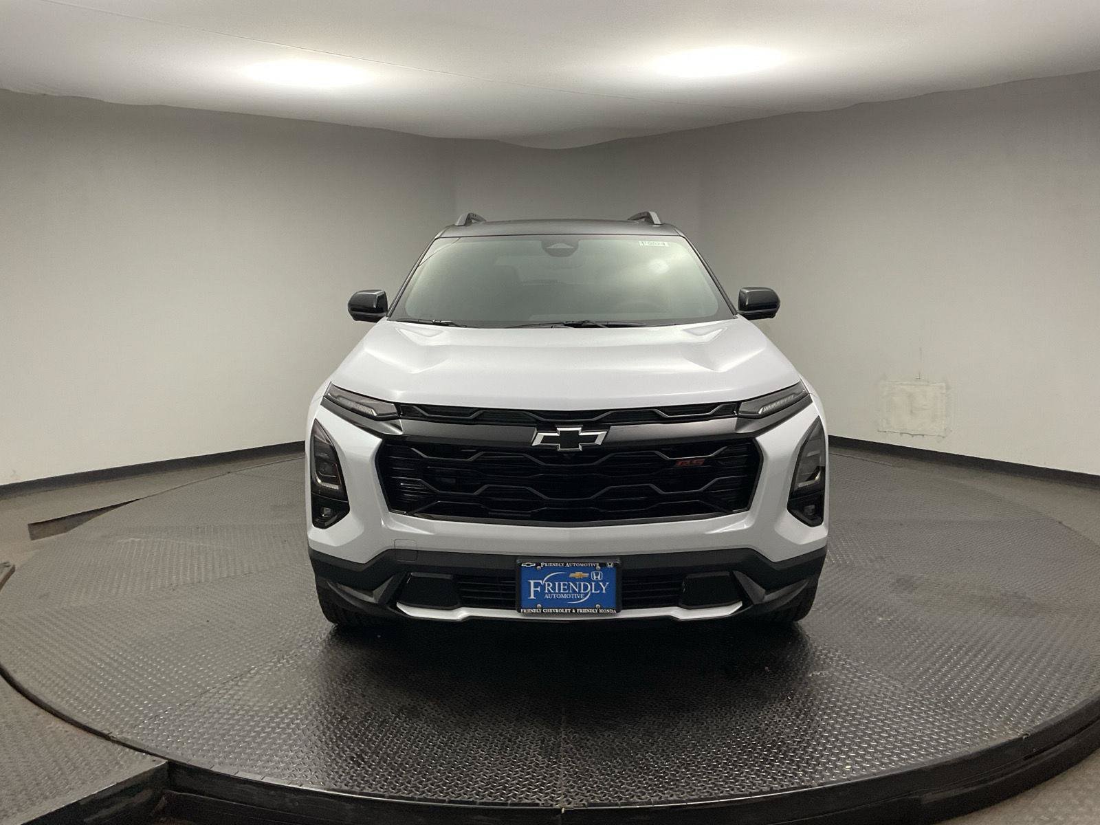 New 2027 Chevrolet Equinox RS w/ Safety and Technology Package FWD image 2