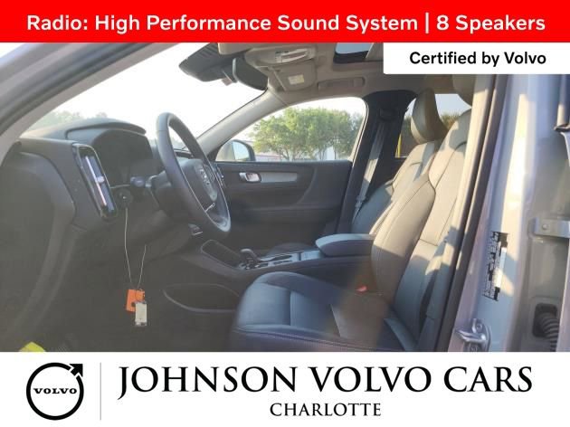 Used 2025 Volvo XC40 B5 Core AWD/4WD image 4