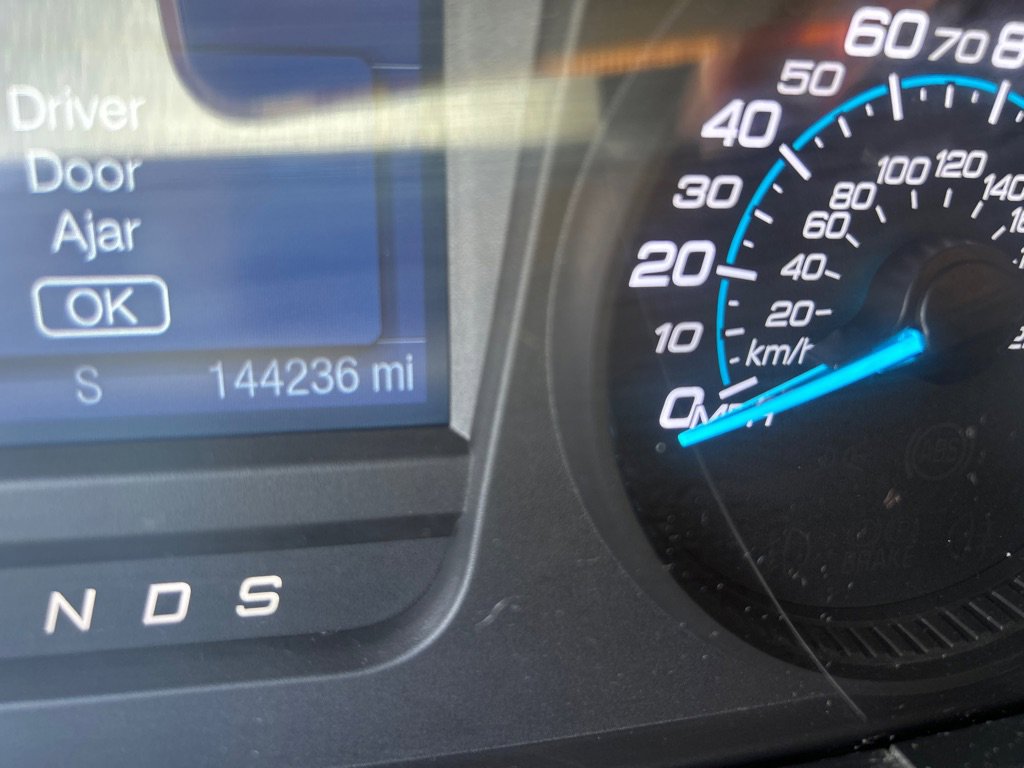 Used 2016 Ford Taurus SEL FWD image 10