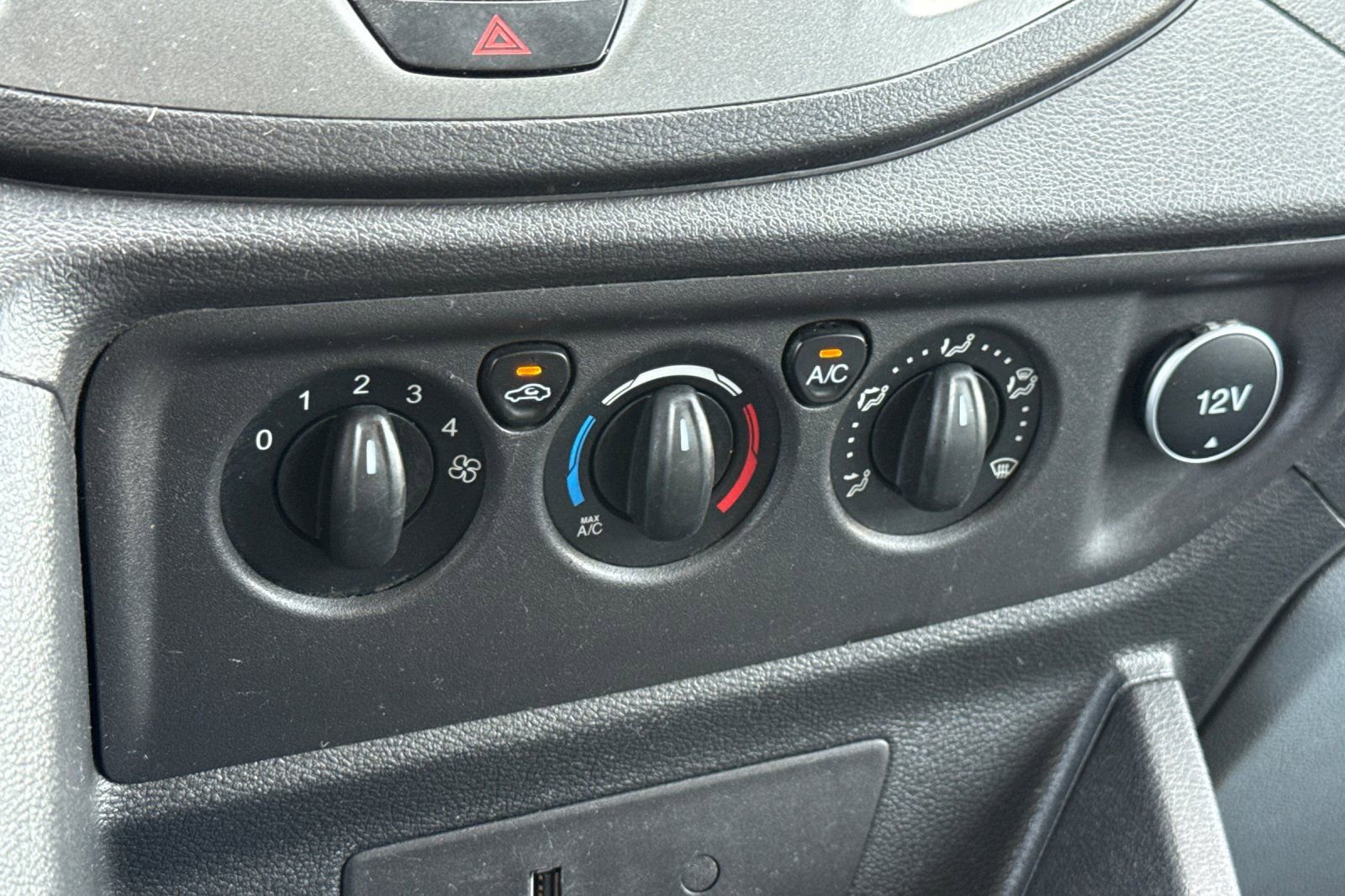 Used 2018 Ford Transit 350 XL image 21