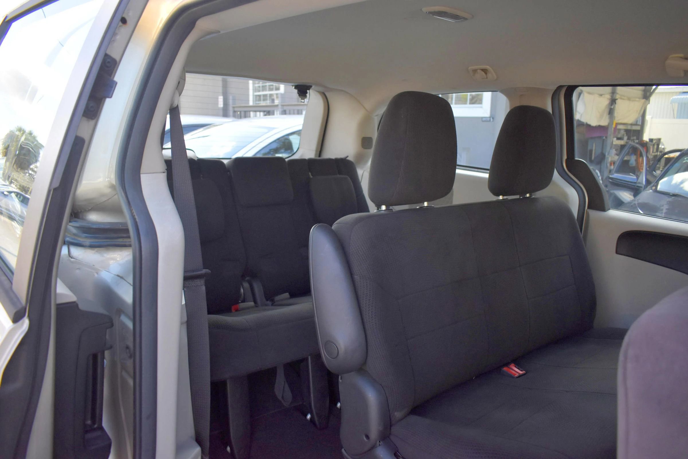 Used 2013 Dodge Grand Caravan American Value Package FWD image 16