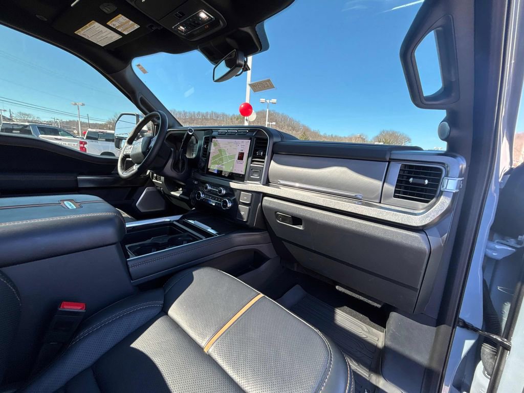 Used 2024 Ford F350 Platinum image 39