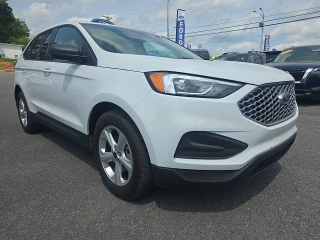Used 2024 Ford Edge SE image 2