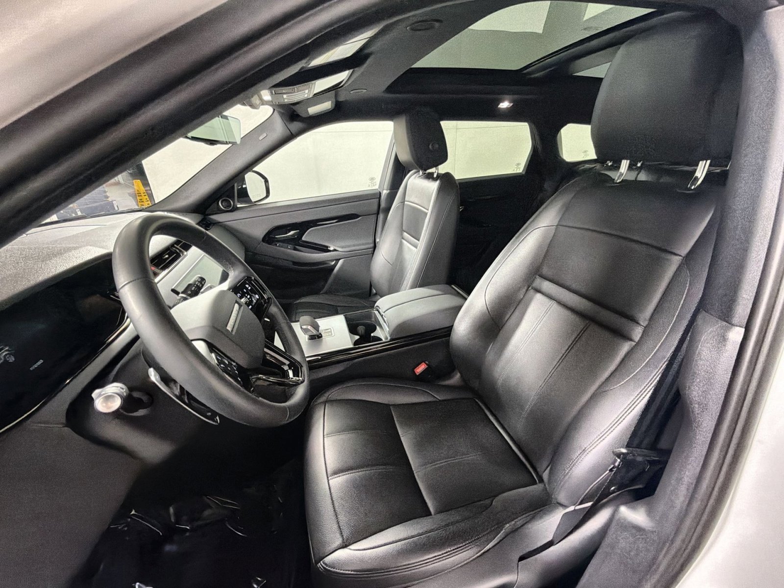 Used 2024 Land Rover Range Rover Evoque S image 13