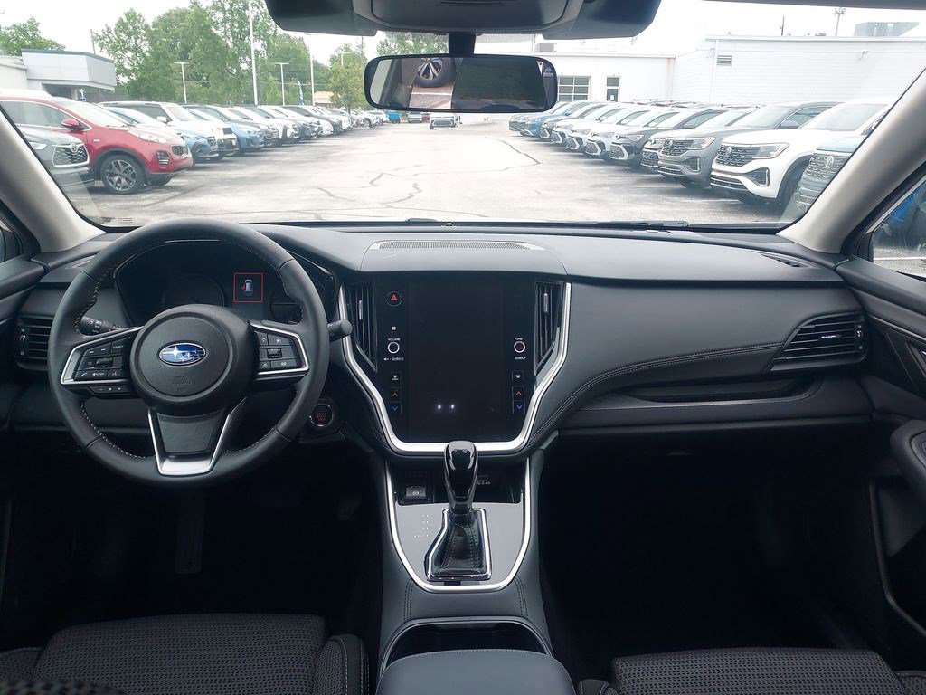 Used 2025 Subaru Outback Premium AWD/4WD image 9