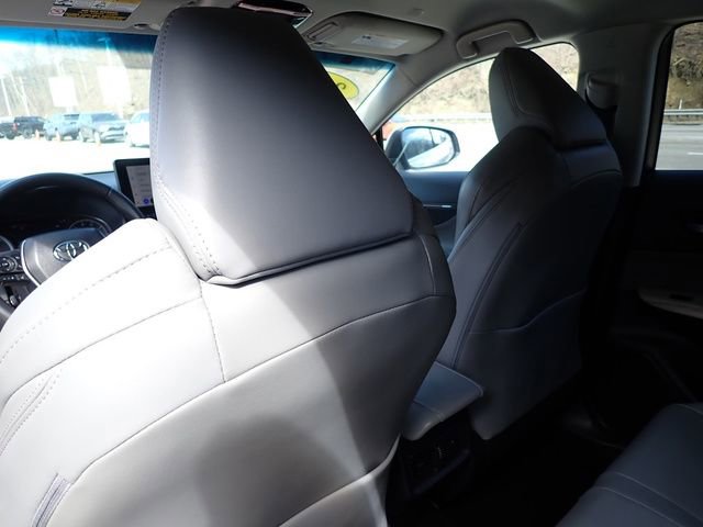 Certified 2023 Toyota Venza XLE image 16