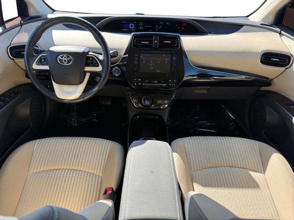 Used 2017 Toyota Prius Three image 12