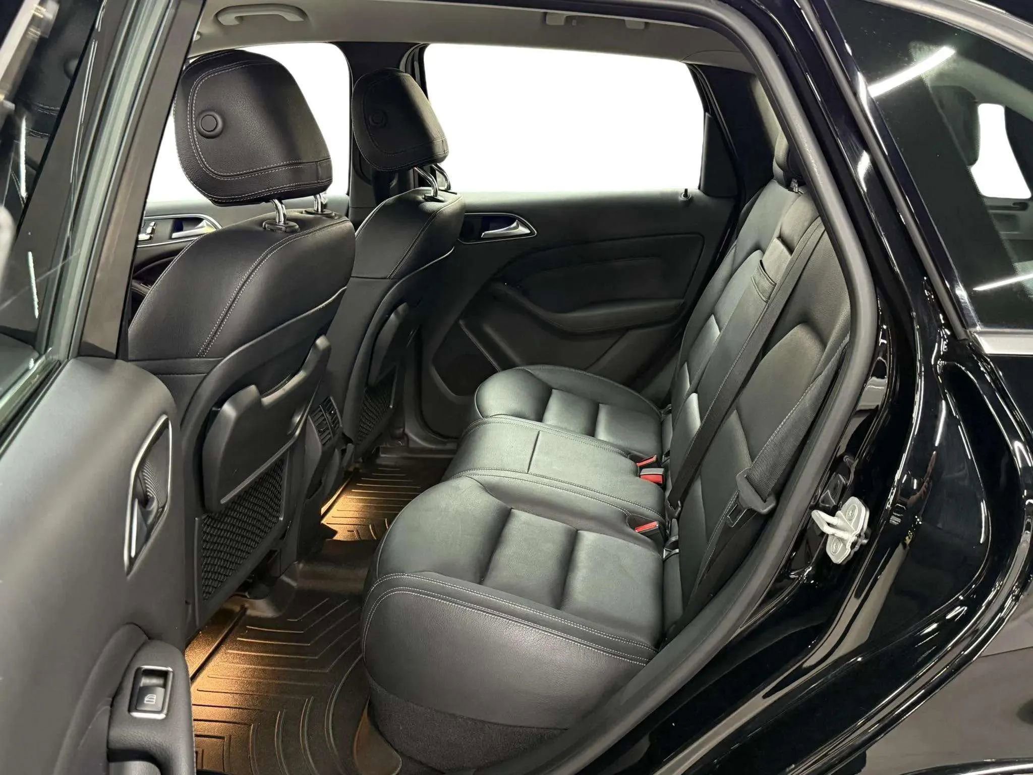 Used 2016 Mercedes-Benz B 250e image 13