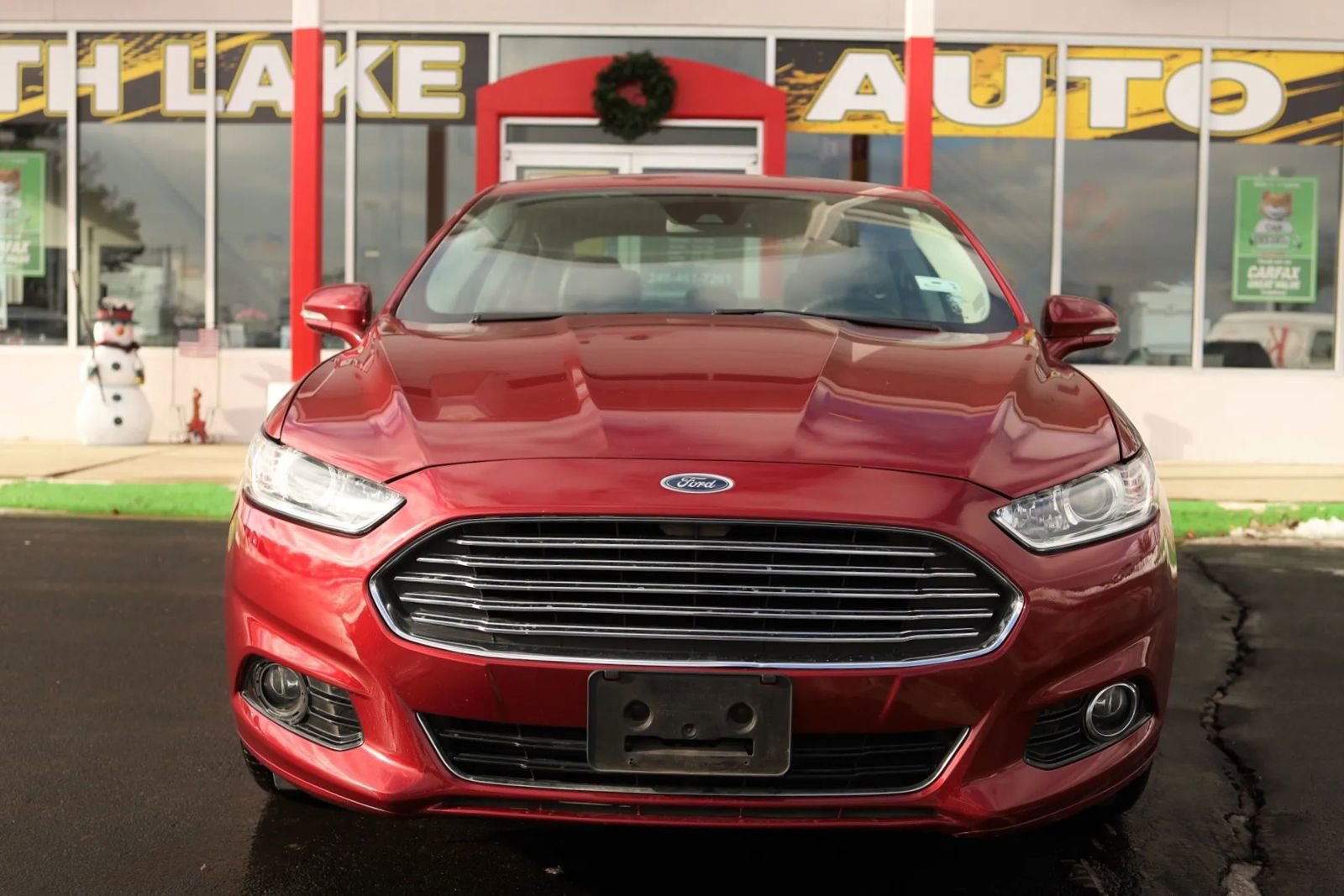 Used 2016 Ford Fusion Titanium image 2