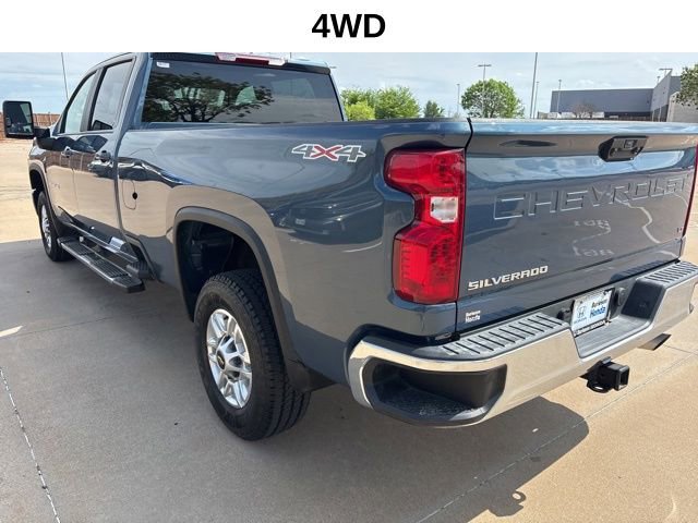 Used 2025 Chevrolet Silverado 2500 LT w/ Convenience Package AWD/4WD image 4