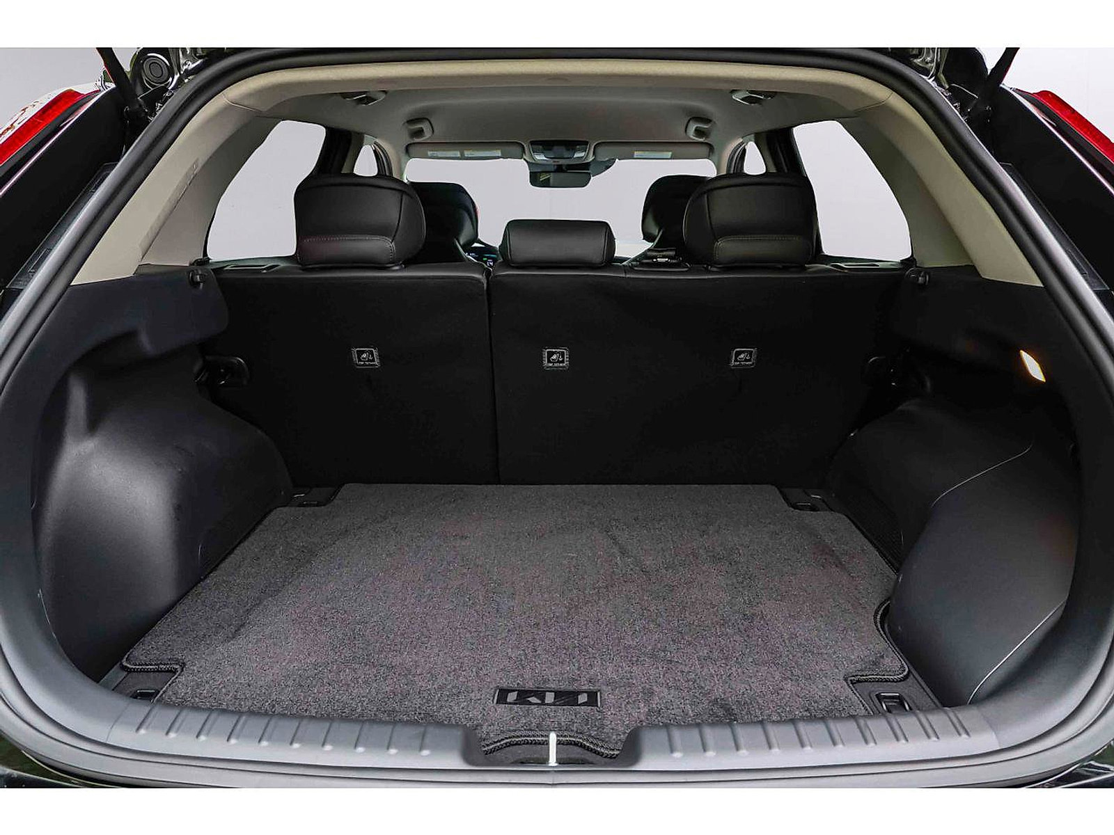 Certified 2025 Kia Niro EX w/ EX Cold Weather Package FWD image 9