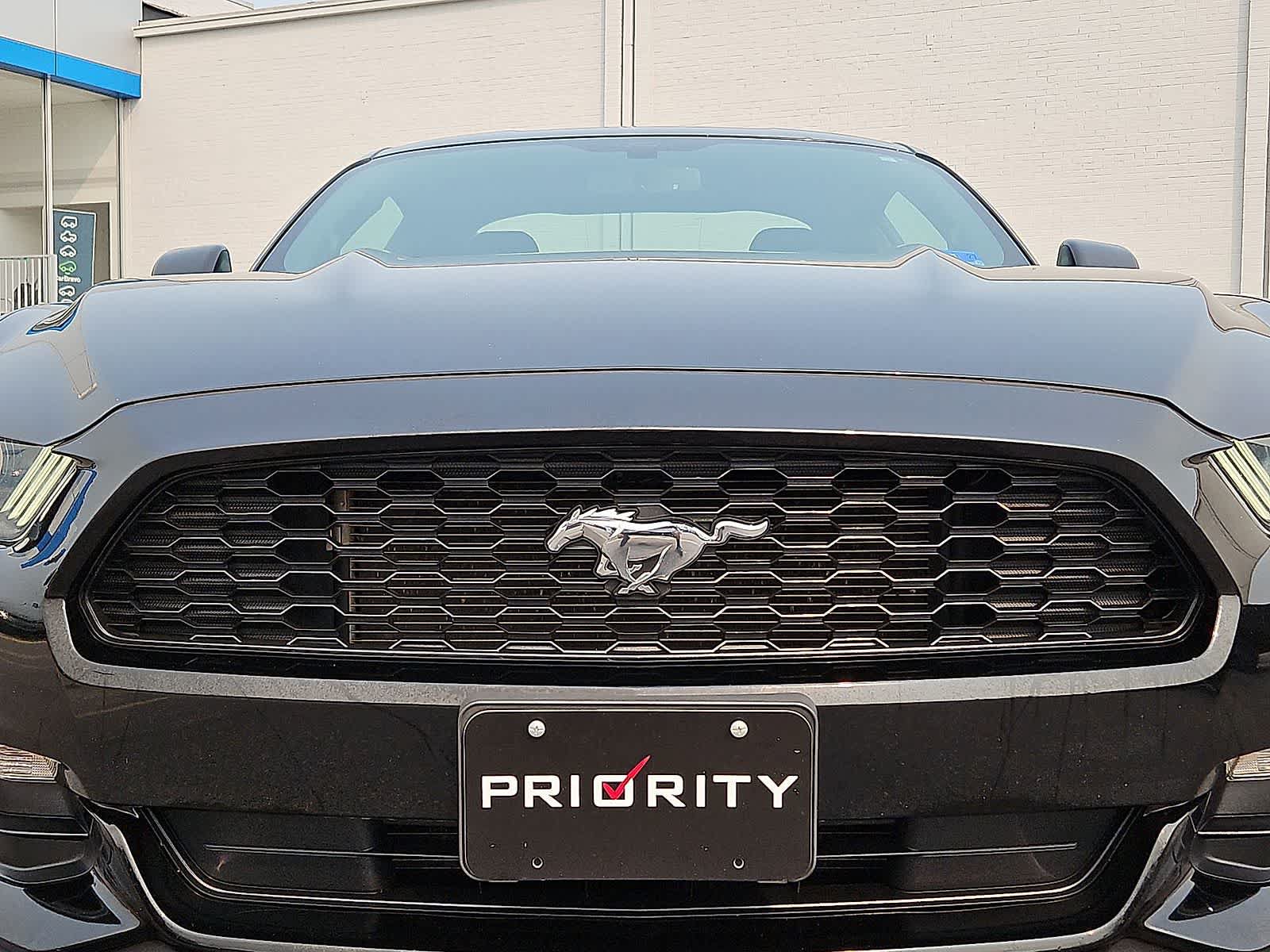 Used 2015 Ford Mustang Coupe RWD image 33