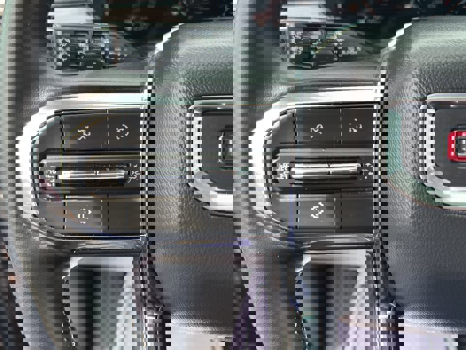 Used 2025 GMC Acadia Elevation FWD image 26