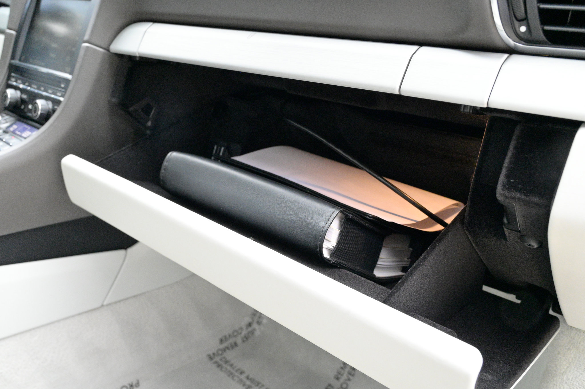 Used 2015 Porsche 911 Turbo image 46