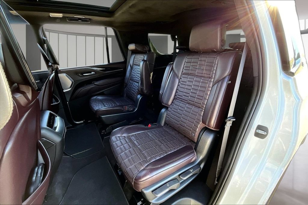 Used 2023 Cadillac Escalade Sport Platinum RWD image 28