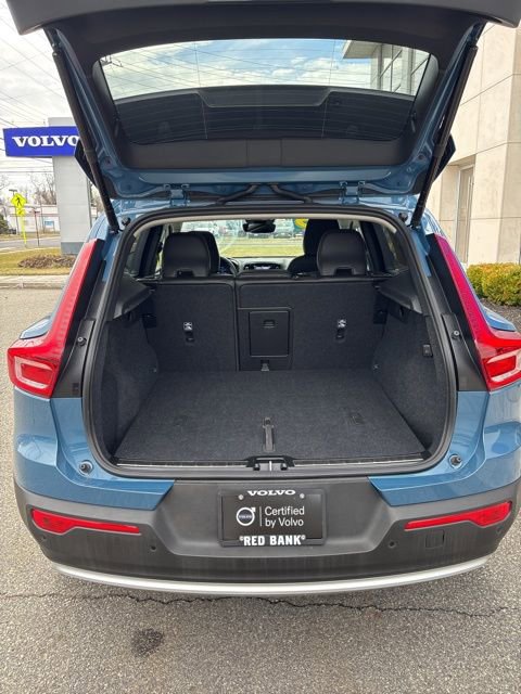 Used 2025 Volvo XC40 B5 Plus AWD/4WD image 12