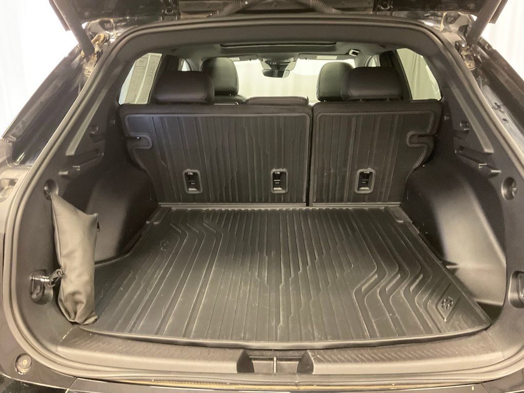 Used 2025 Chevrolet Equinox EV LT w/ Convenience Package II AWD/4WD image 39