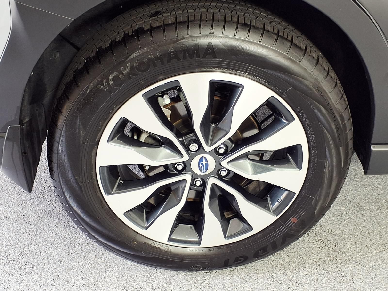 Certified 2025 Subaru Outback Limited AWD/4WD image 5