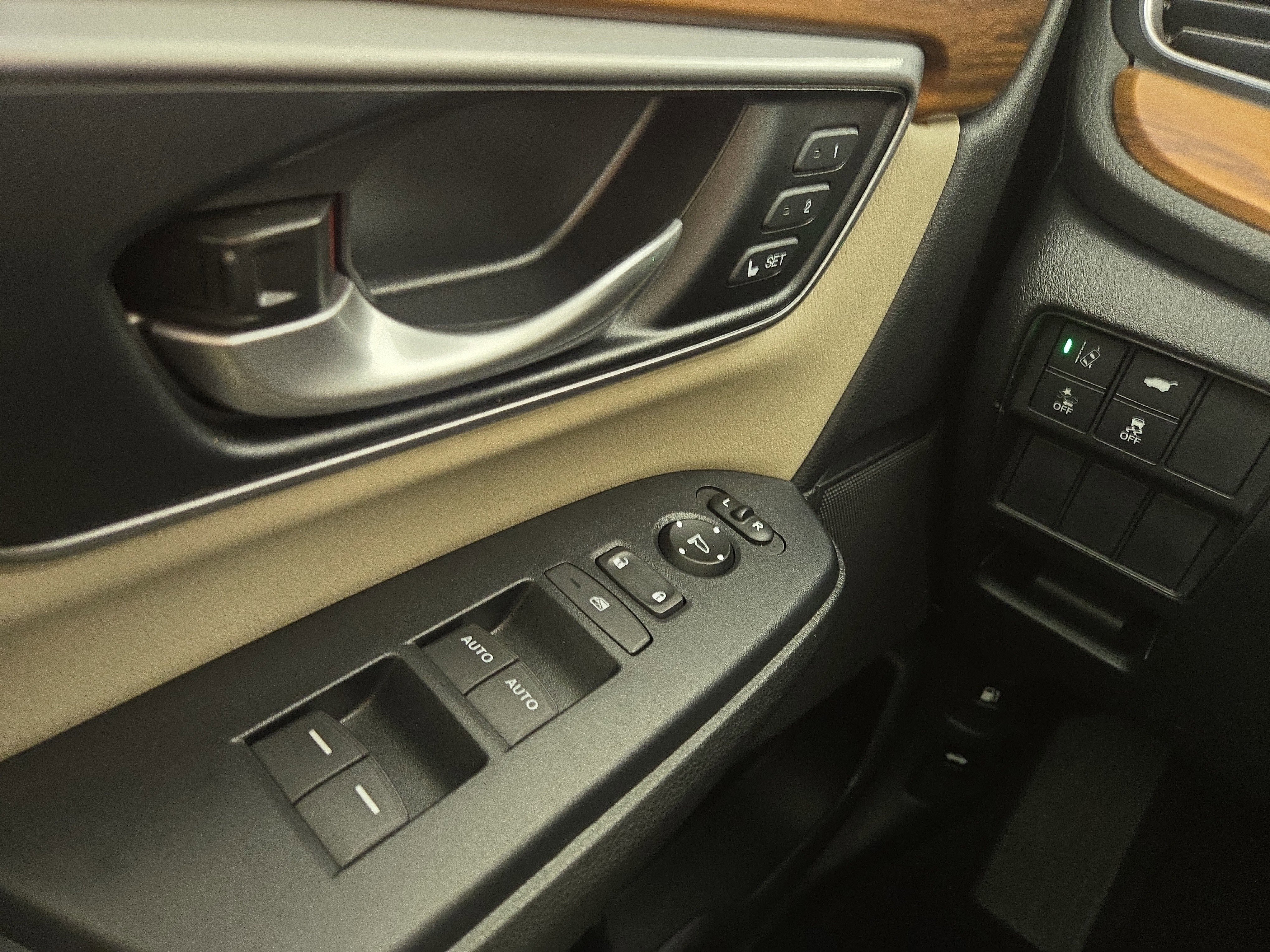 Used 2019 Honda CR-V Touring image 30