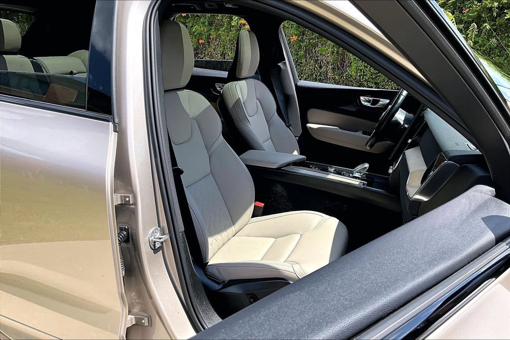 Certified 2026 Volvo XC60 B5 Plus AWD/4WD image 10
