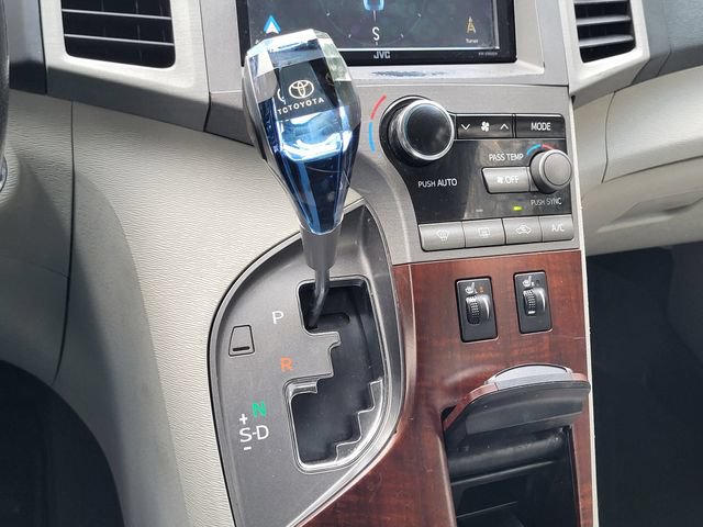 Used 2011 Toyota Venza AWD w/ Comfort Pkg image 18