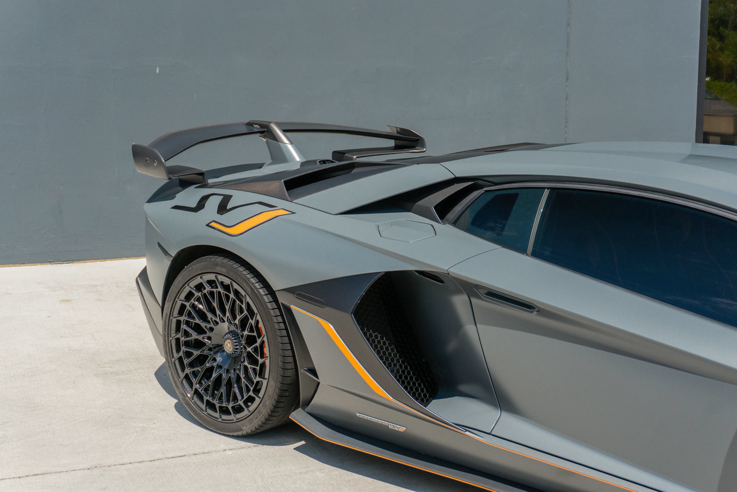 Used 2019 Lamborghini Aventador SVJ AWD/4WD image 34