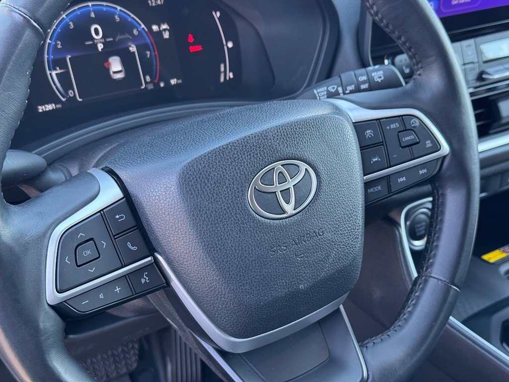 Used 2025 Toyota Grand Highlander FWD image 17