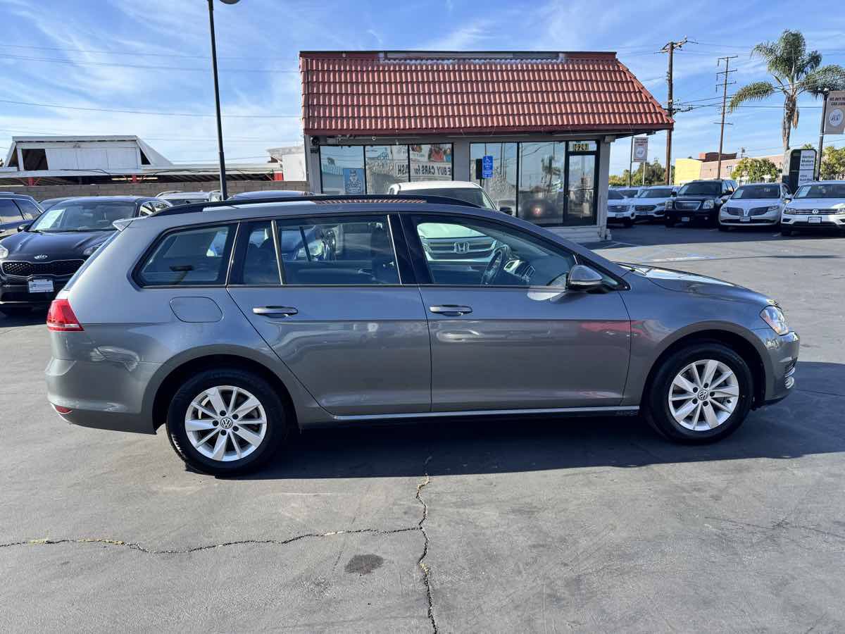 Used 2016 Volkswagen Golf S FWD image 7