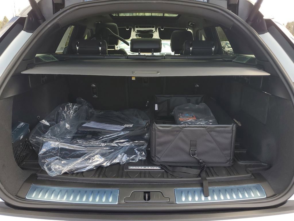 New 2026 Land Rover Range Rover Velar Dynamic SE AWD/4WD image 31