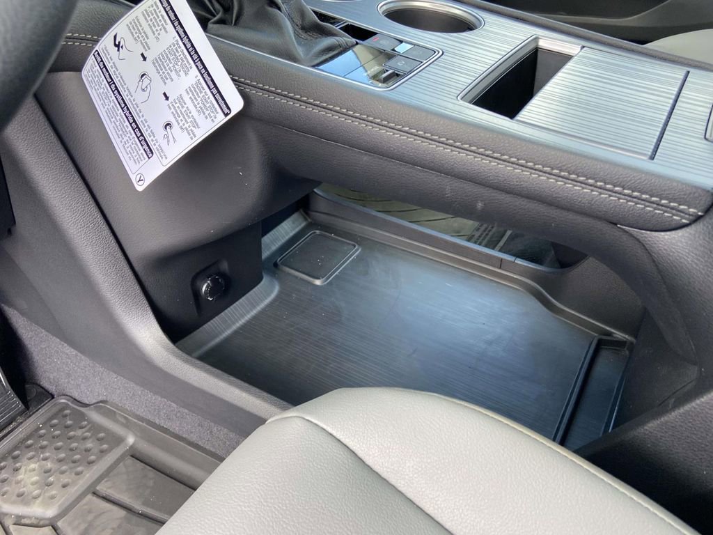 New 2026 Toyota Sienna XLE image 21