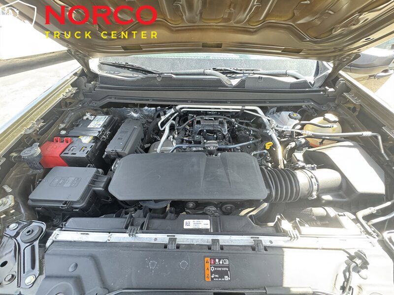 Used 2023 Chevrolet Colorado W/T RWD image 23