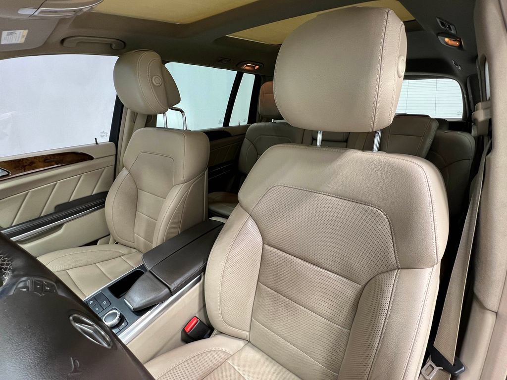 Used 2015 Mercedes-Benz GL 550 4MATIC image 15