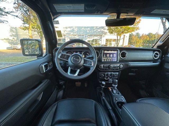 Used 2023 Jeep Wrangler Unlimited Sahara image 17