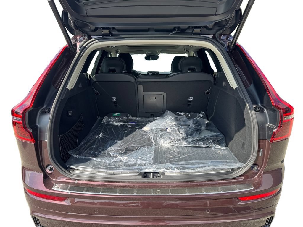 New 2026 Volvo XC60 T8 Ultra w/ Protection Package Premier AWD/4WD image 6