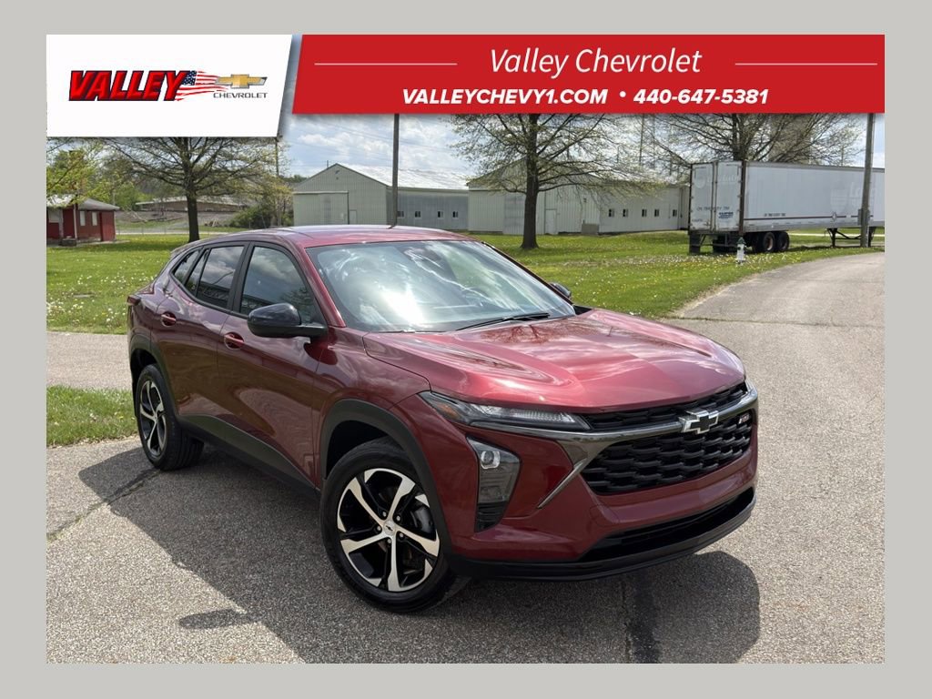 Used 2024 Chevrolet Trax RS w/ Driver Confidence Package FWD image 1