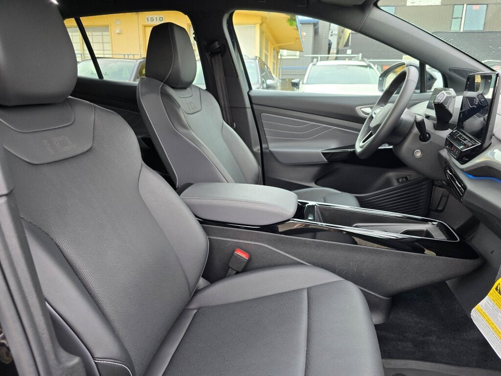 Used 2023 Volkswagen ID.4 Pro S Plus AWD/4WD image 13