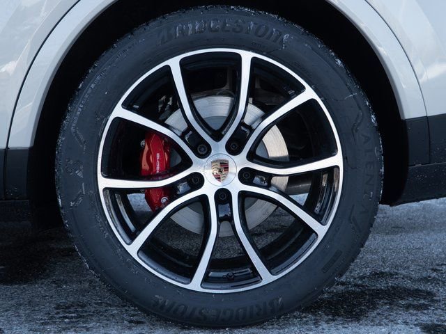 New 2026 Porsche Cayenne S image 13