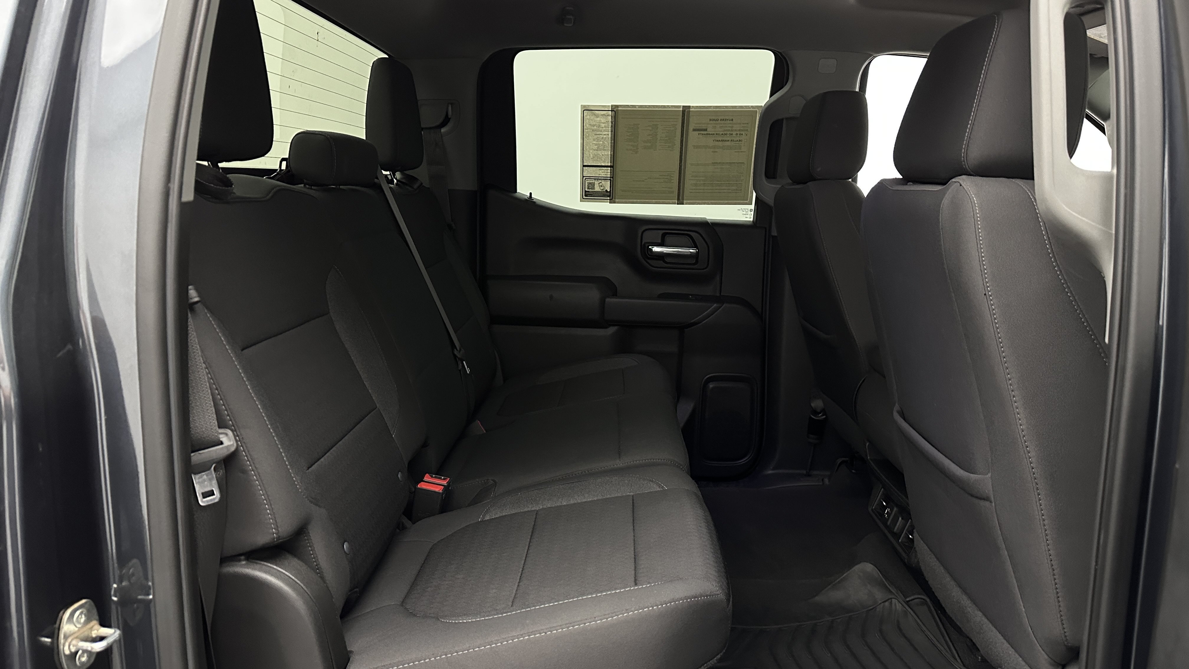 Used 2022 Chevrolet Silverado 1500 LT AWD/4WD image 30