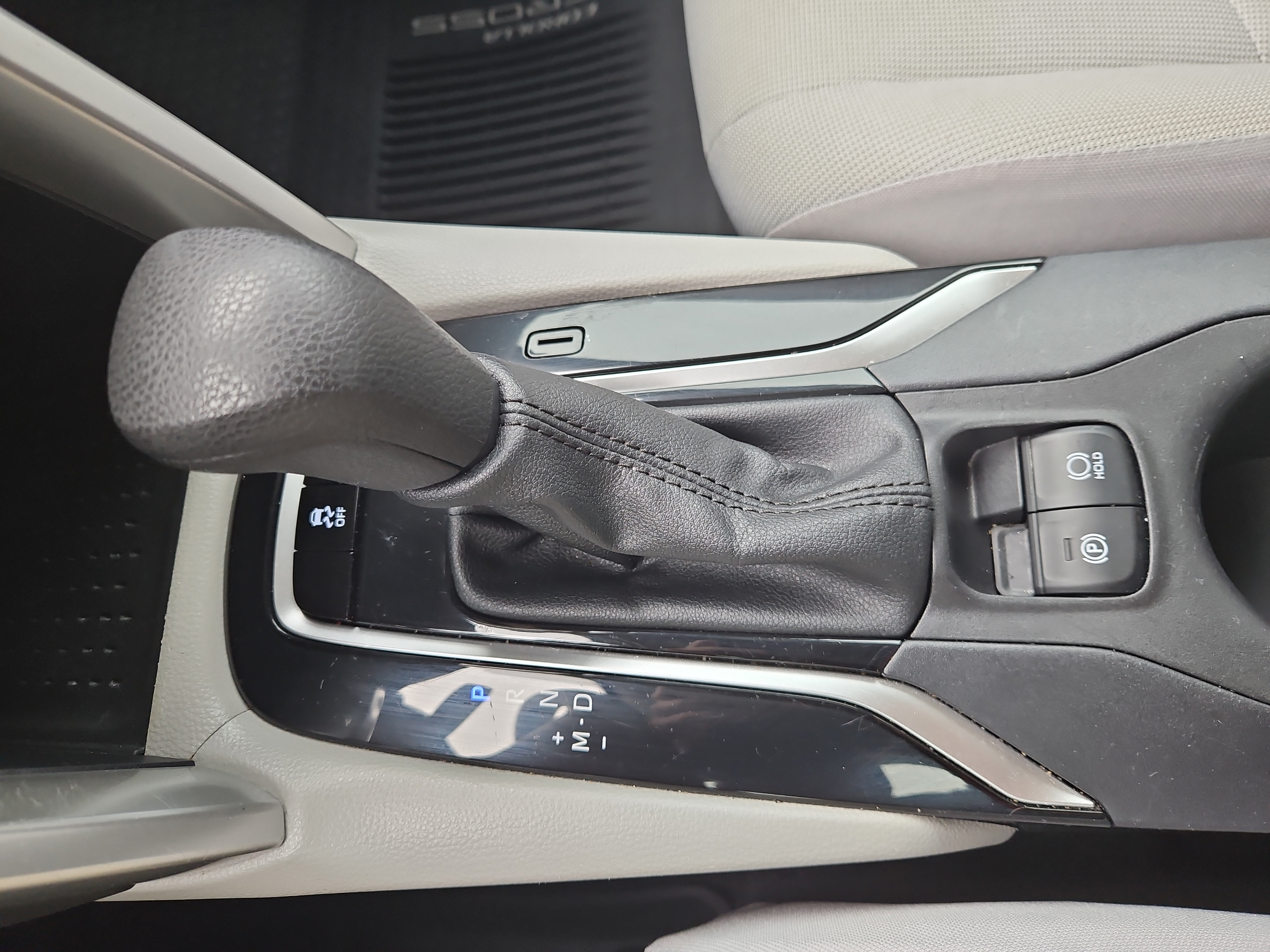 Used 2022 Toyota Corolla Cross L FWD image 18