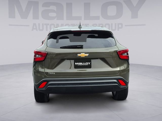 Used 2024 Chevrolet Trax LS w/ LS Convenience Package image 4