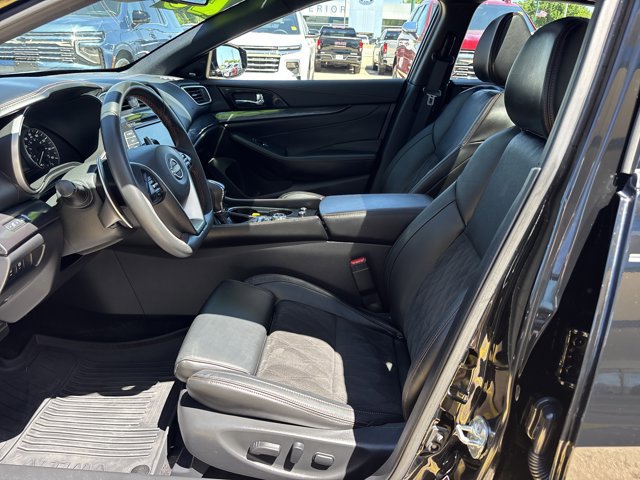 Used 2023 Nissan Maxima SR w/ Sport Mat Group FWD image 14