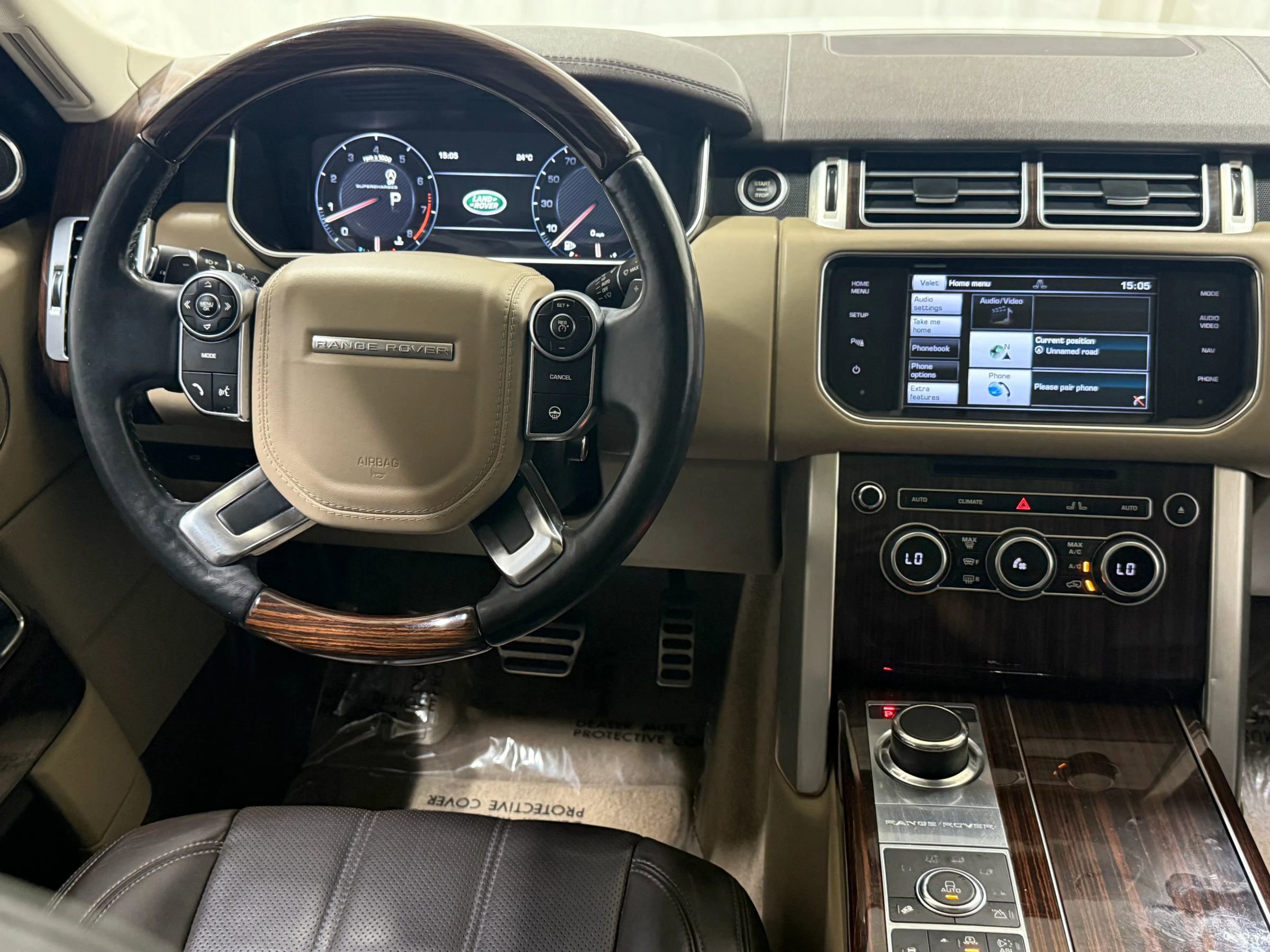Used 2014 Land Rover Range Rover Supercharged image 16
